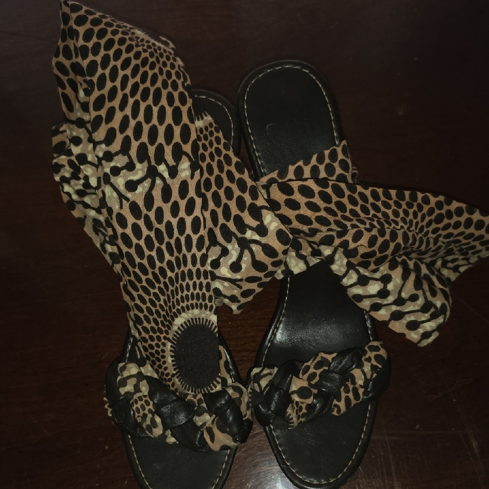 Elegant Leopard Print Sandals with Black Details